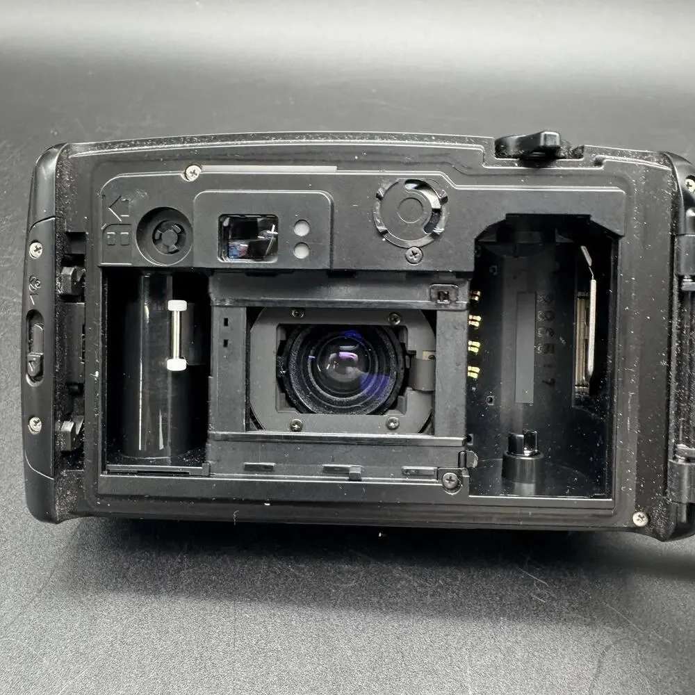 Vintage Pentax IQZoom 105WR 38mm-105mm Point Shoot Film Camera Works With Case